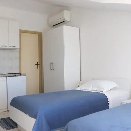 Apartment Frane *